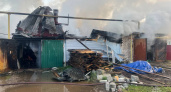 В Дзержинске посреди ночи загорелся жилой дом: среди пострадавших ребенок