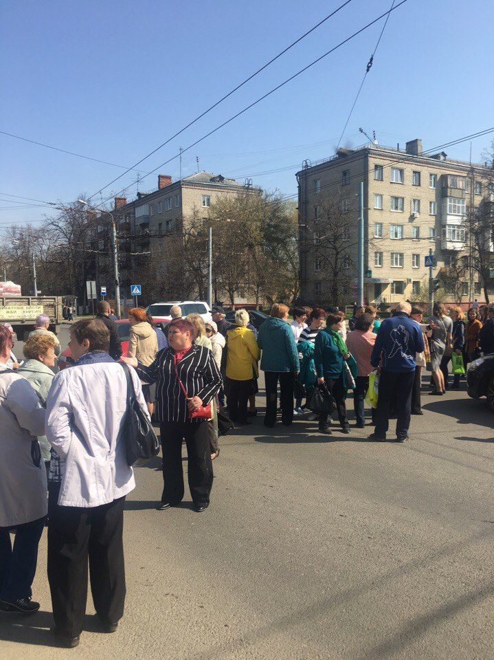 жители Автозаводского района перекрыли дорогу из-за повышения платы за тепло