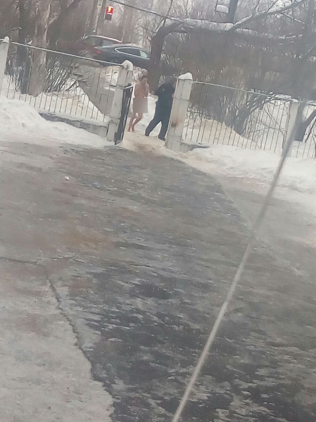 голый мужчина бегает в Автозаводском районе Нижнего Новгорода 1 февраля