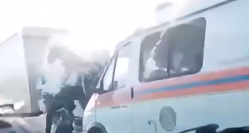 В Нижегородской области произошла массовая авария с фурами и ГАЗелью