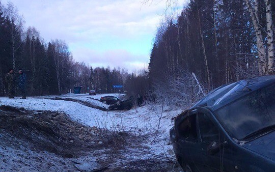 Восемь автомобилей оказались в кювете в Нижегородской  области
