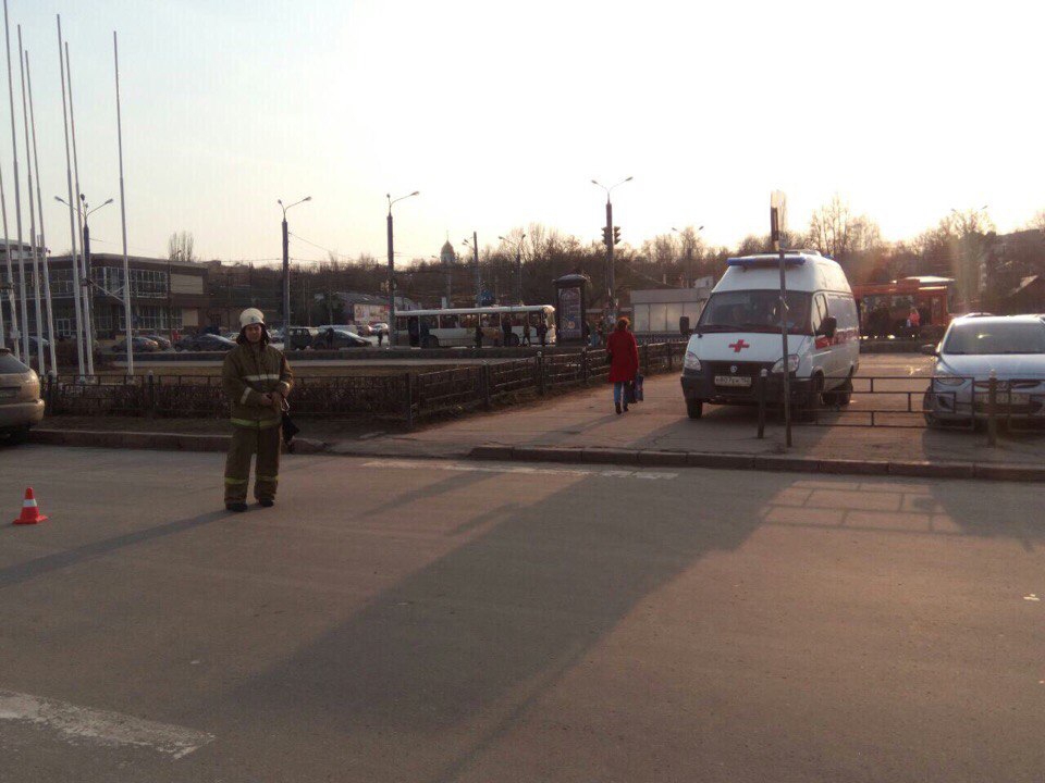 В Нижнем Новгороде оцепили площадь из-за подозрительного чемодана