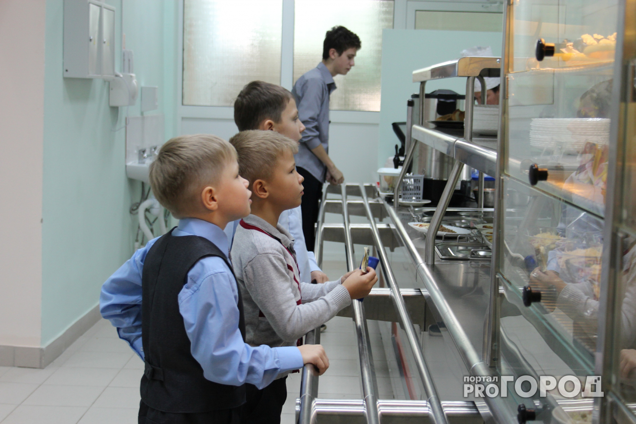 В нижегородских школах может появиться "шведский стол"