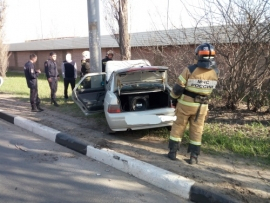В Нижнем Новгороде автомобиль вылетел с дороги