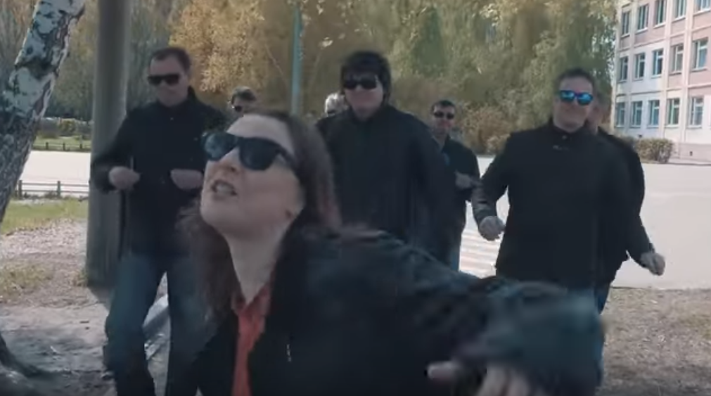 Нижегородские родители "подсели" на "Грибы" и сняли клип в тайне от детей