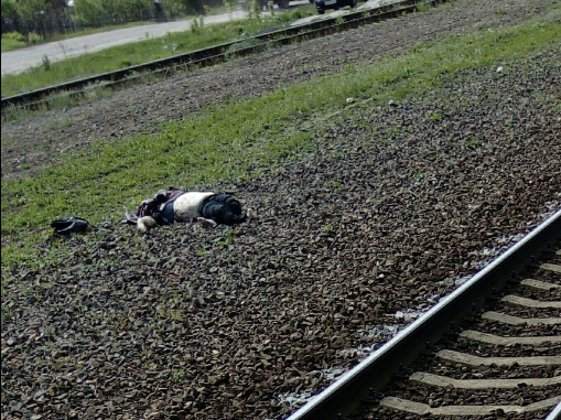 Под Нижнем труп женщины оставили лежать на железнодорожных путях и даже не прикрыли