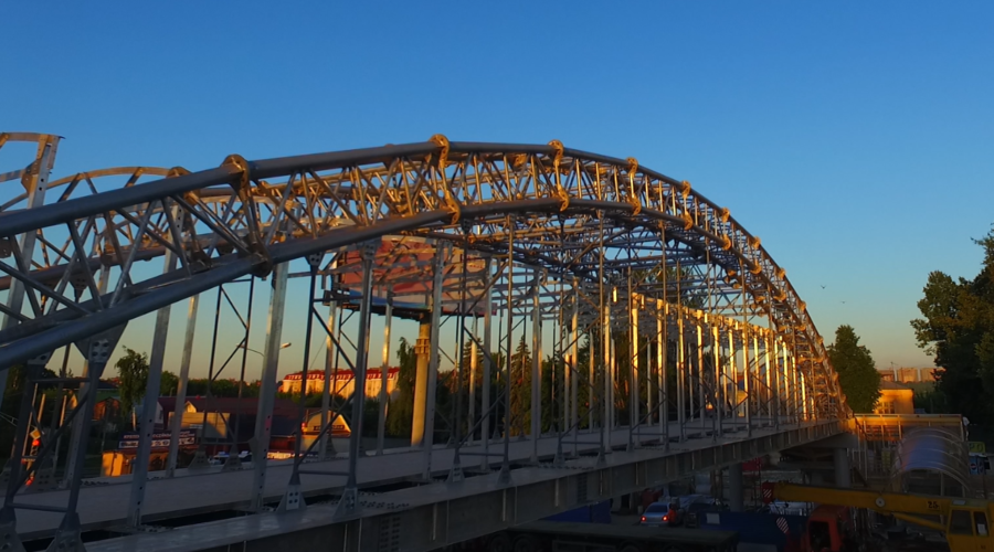 Уникальный пешеходный мост установили в Афонино (ФОТО)