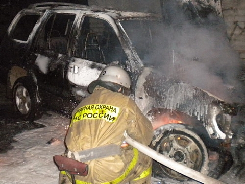 Два автомобиля сгорели в Нижегородской области