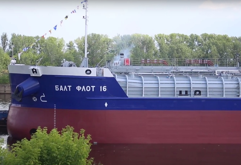 Первый из пяти танкеров-химовозов спустили на воду в Нижнем