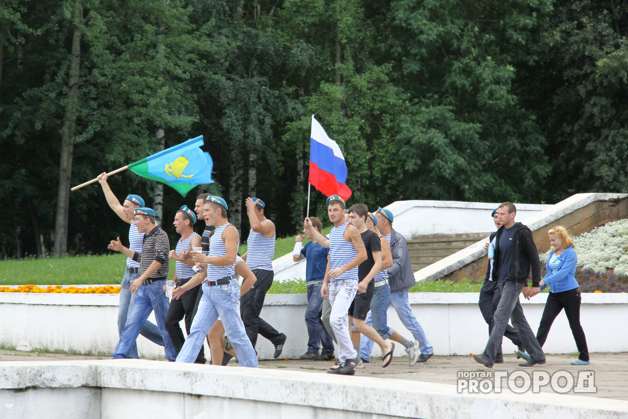 Подборка фото: как нижегородские десантники отмечают свой праздник
