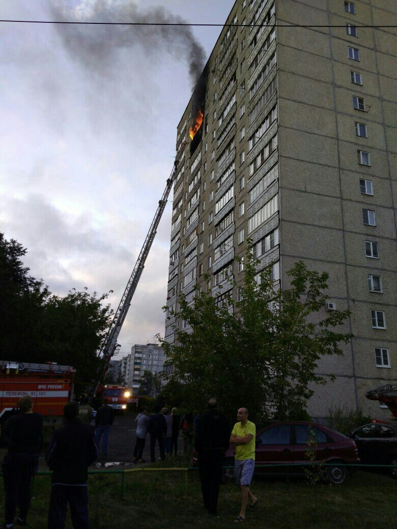 В Автозаводском районе Нижнего Новгорода загорелась высотка