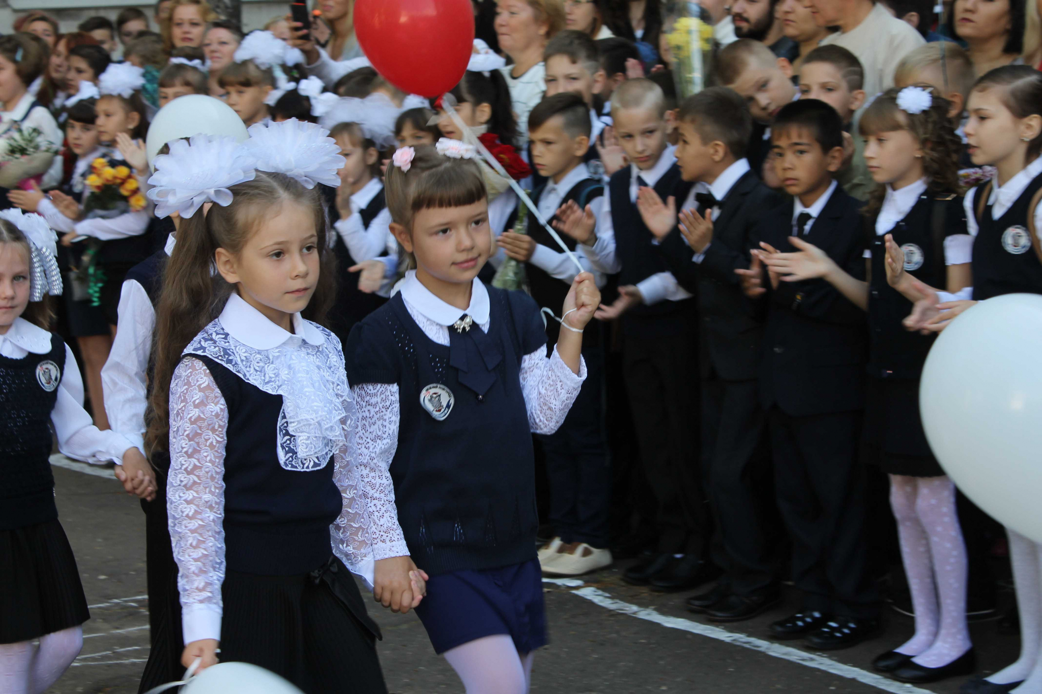 В Нижнем Новгороде более 122 тысяч детей сели за школьные парты (ФОТО)