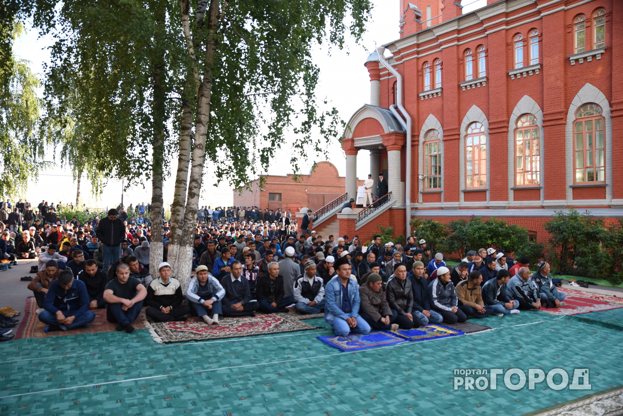 Фоторепортаж: в Нижнем Новгороде мусульмане отмечают Курбан-байрам