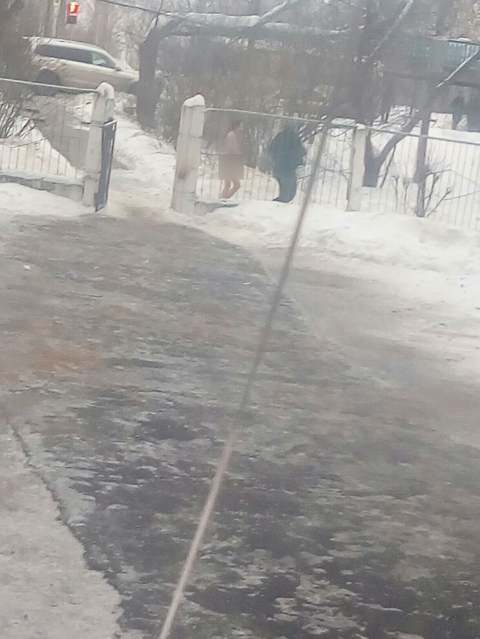 Разделся и убежал: голый мужчина бегал по улицам Нижнего Новгорода (ФОТО, ВИДЕО)