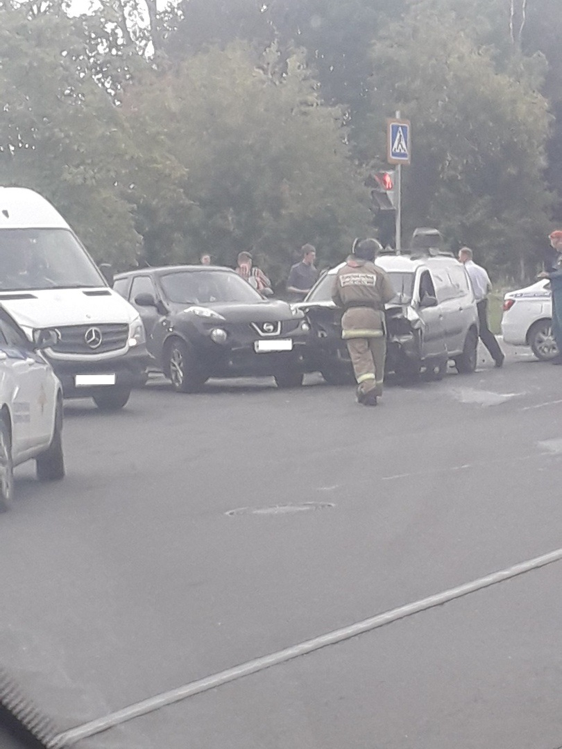 Массовое ДТП в центре Нижнего Новгорода: столкнулись три автомобиля (фото)