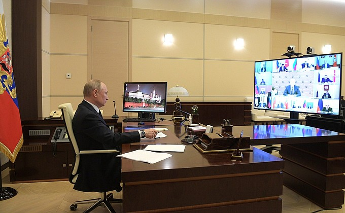 «Нужна не просто финансовая поддержка»: Никитин доложил Путину о борьбе с коронавирусом