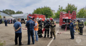 Пожарные съехались к мебельному цеху в Семенове