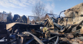 Почти 40 пожарных тушили ночью ангар в Нижнем Новгороде 