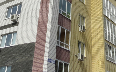 В Заволжье на стенах жилых домов рекламировали наркотики
