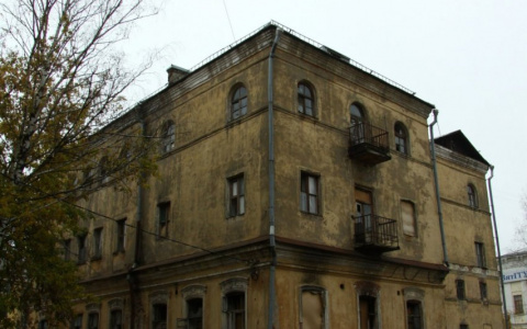 Прокуратура требует расселить аварийный дом в Ленинском районе