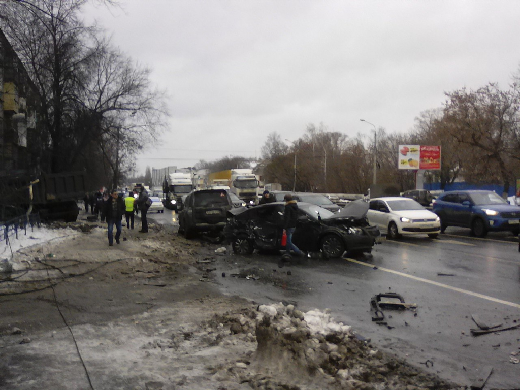 авария на перекрестке Попова и Новикова-Прибоя