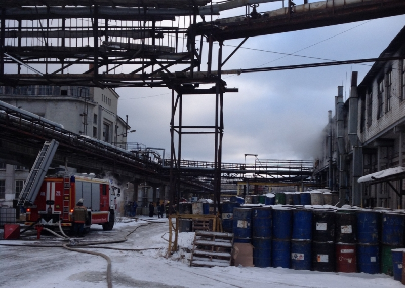 Пожар на заводе "Оргсинтез" на Московском шоссе в Нижнем Новгороде 