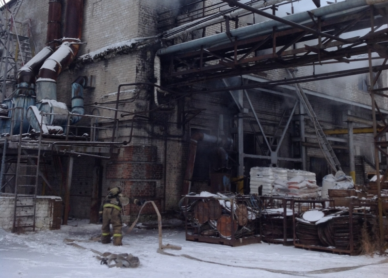 Пожар на заводе "Оргсинтез" на Московском шоссе в Нижнем Новгороде