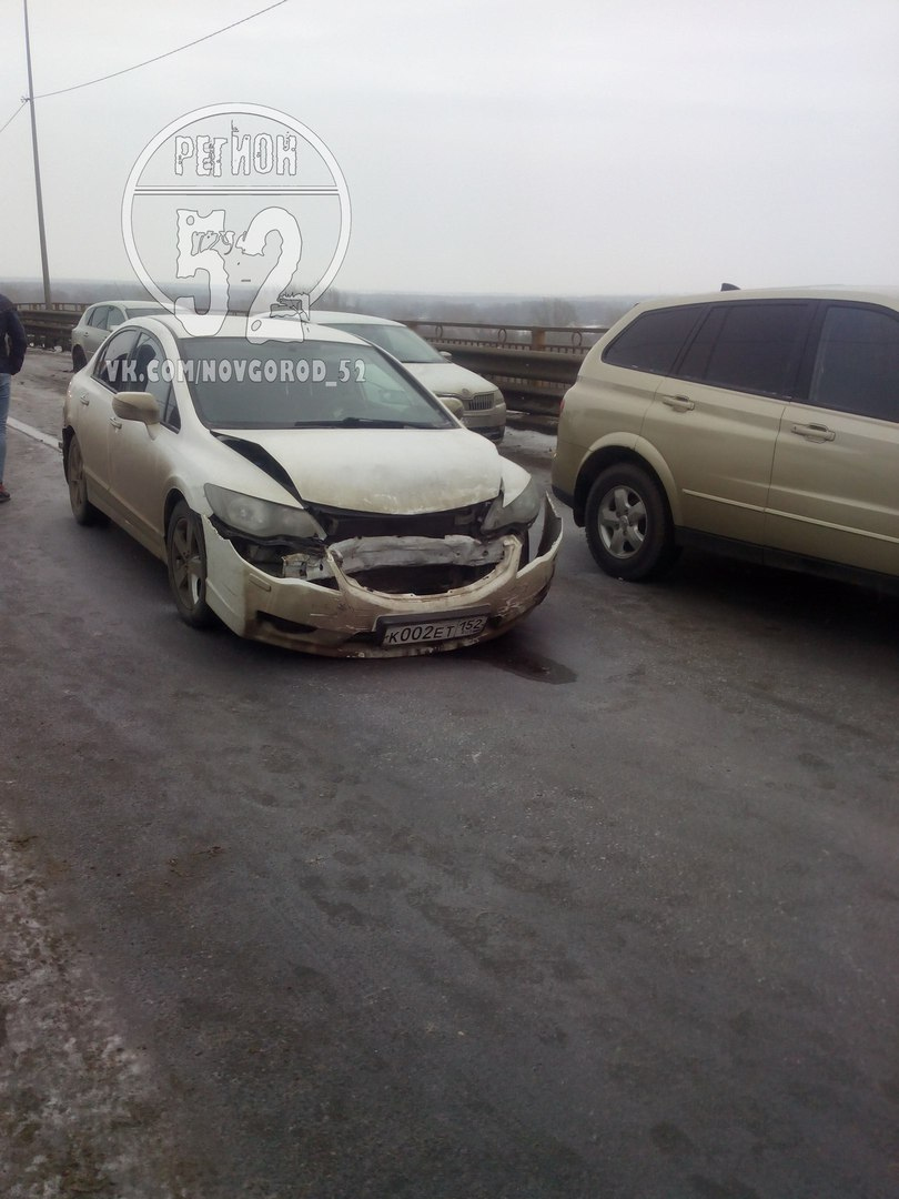 три аварии с участием шести автомобилей на Борском мосту, многочасовая пробка в сторону Нижнего Новгорода 20 января 2018 года