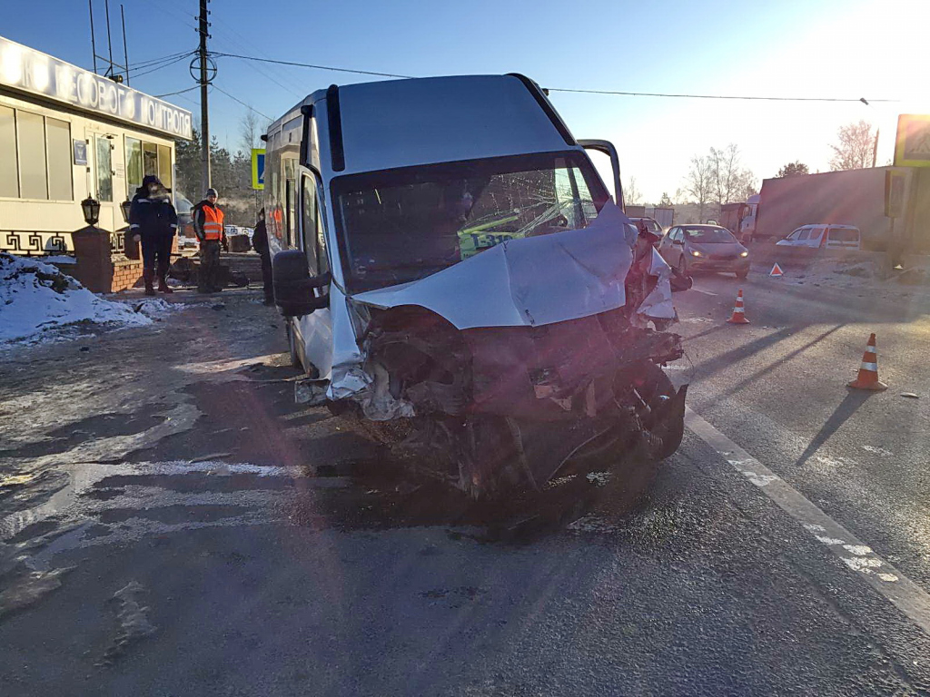 авария автобуса Ивеко с Фиатом в Дзержинске 1 марта 2018 года