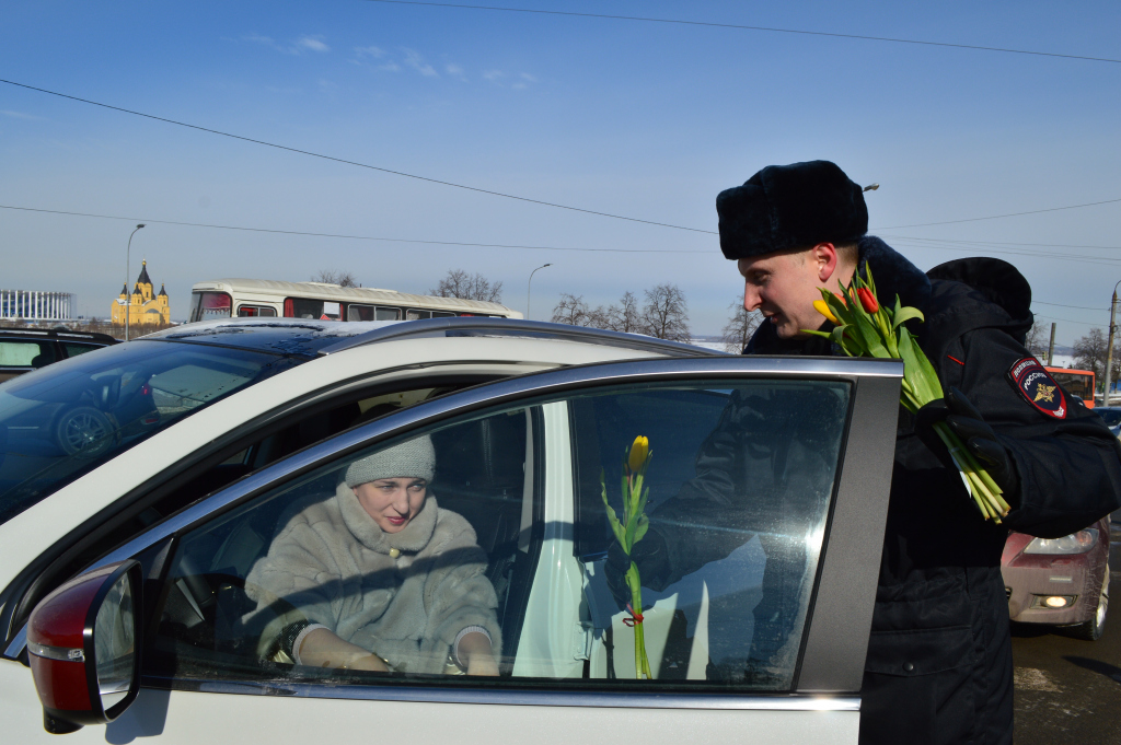 Цветочный патруль в Нижнем Новгороде в предверии 8 марта