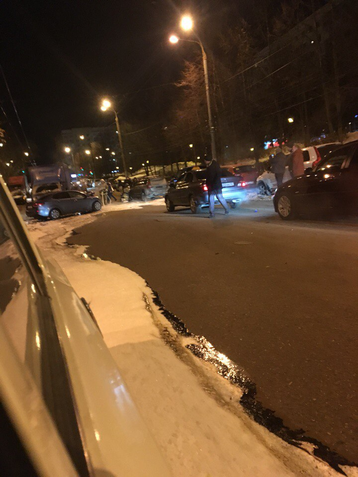 авария на улице Рокоссовского 8 марта 2018 года
