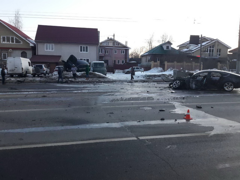 Авария на улице Родионова в Нижнем Новгороде 29 марта 2018 года