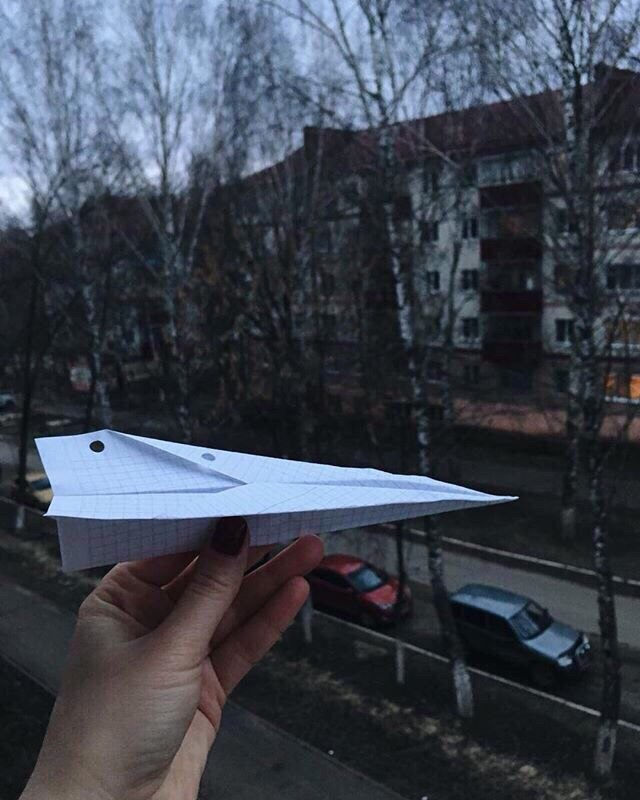 Нижегородцы запустили белые самолетики из своих окон 22 апреля