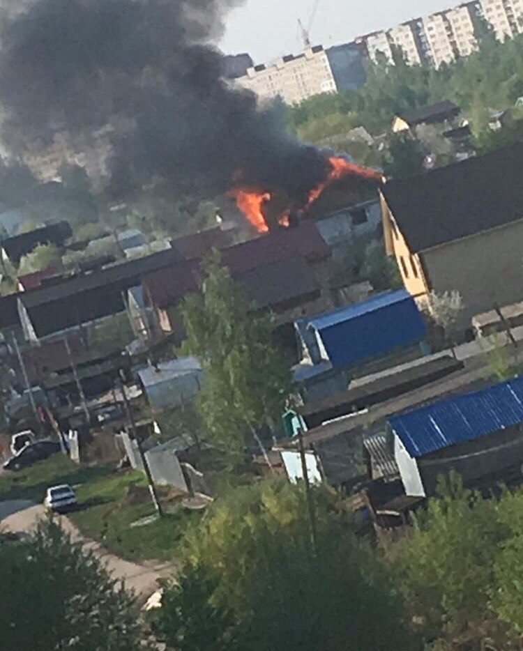 частный дом сгорел на улице Декабристов в Нижнем Новгороде 16 мая 2018 года