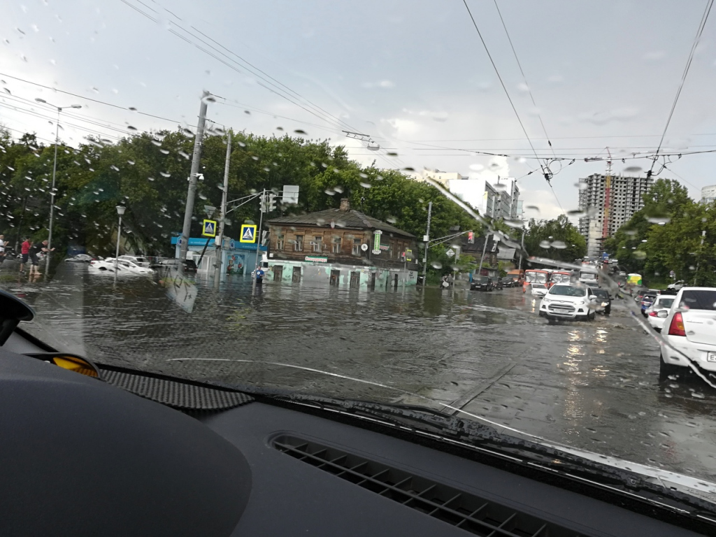 улица Ковалихинская поплыла после ливня 19 июня
