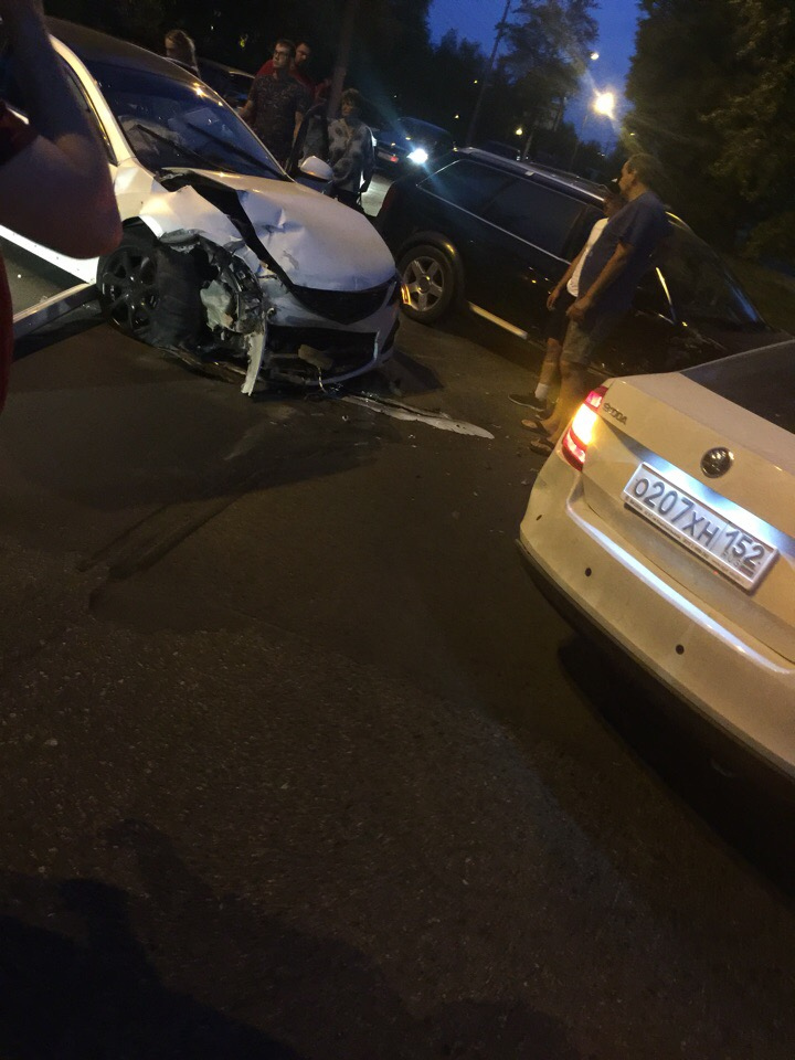 авария на улице Гаугеля в Нижнем Новгороде вечером 25 июня 2018 года