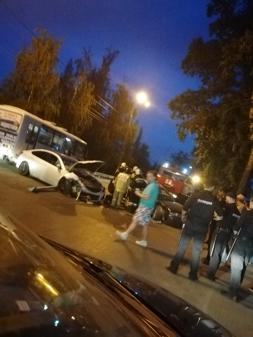 авария на улице Гаугеля в Нижнем Новгороде вечером 26 июня 2018 года