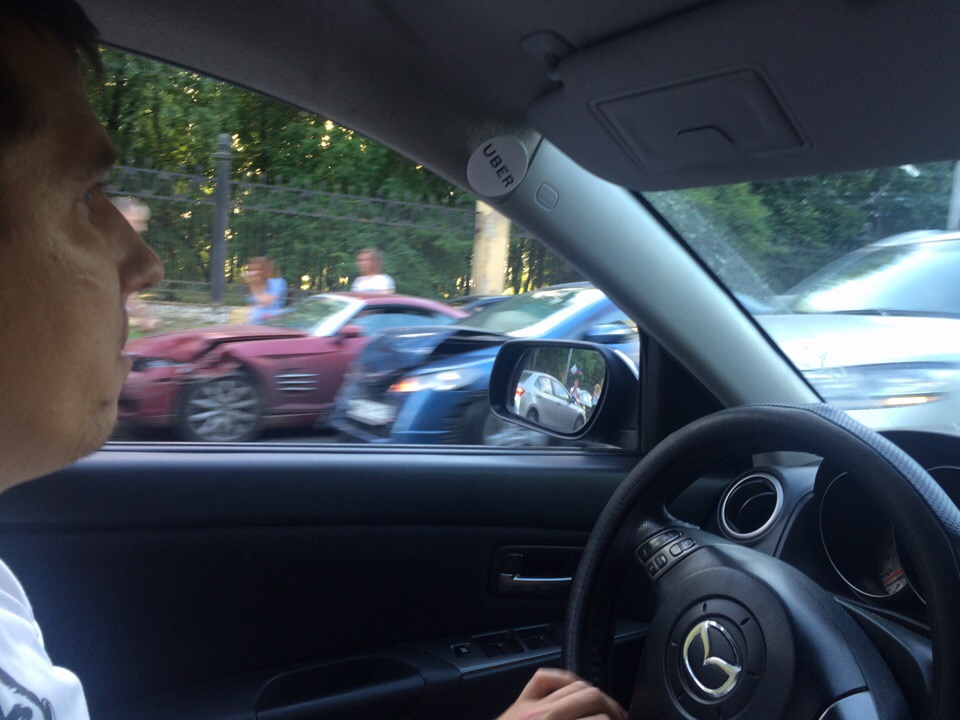шесть автомобилей столкнулись на проспекте Гагарина вечером 26 июня 2018 года