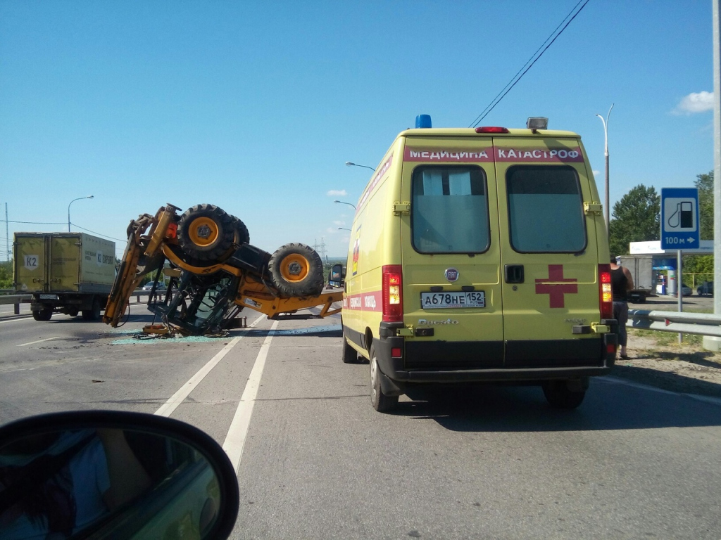 трактор перевернулся на арзамасской трассе в Нижегородской области утром 28 июня