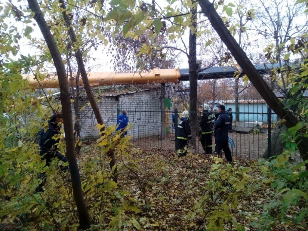 автокран упал на детский сад № 361 нв улице Анатолия Григорьева в Нижнем Новгороде 24 октября