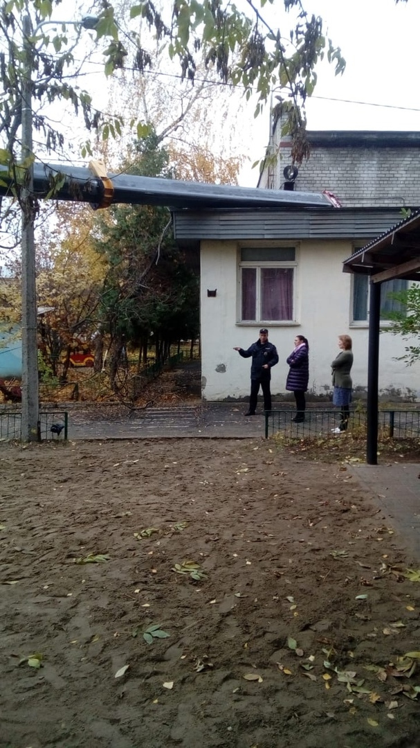 автокран упал на детский сад № 361 нв улице Анатолия Григорьева в Нижнем Новгороде 24 октября
