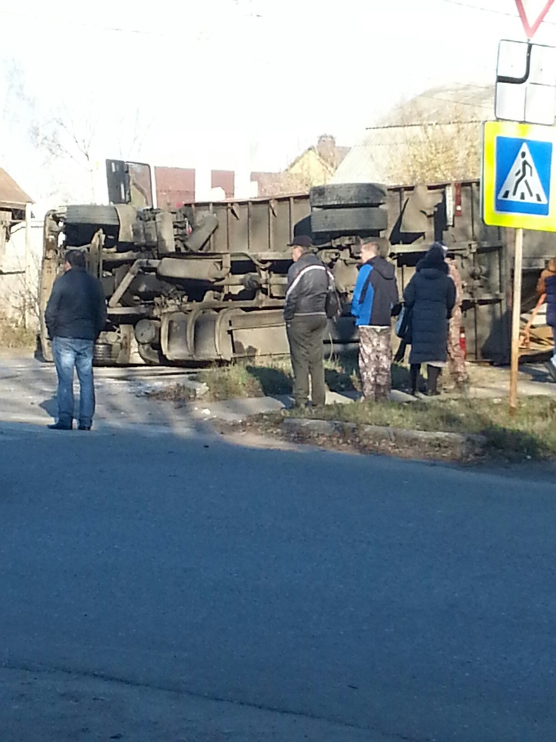 Автобус из Нижнего Новгорода столкнулся с грзовиком Скания в Иваново 31 октября