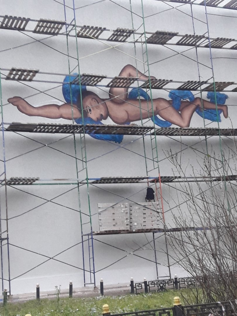 мозайка на стене бассейна в Автозаводском районе