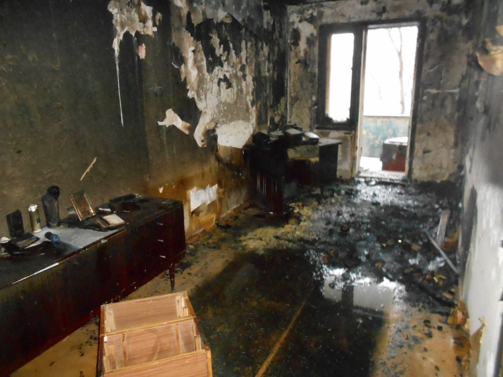 мужчина погиб на пожаре в квартире на улице Фруктовой 26 ноября