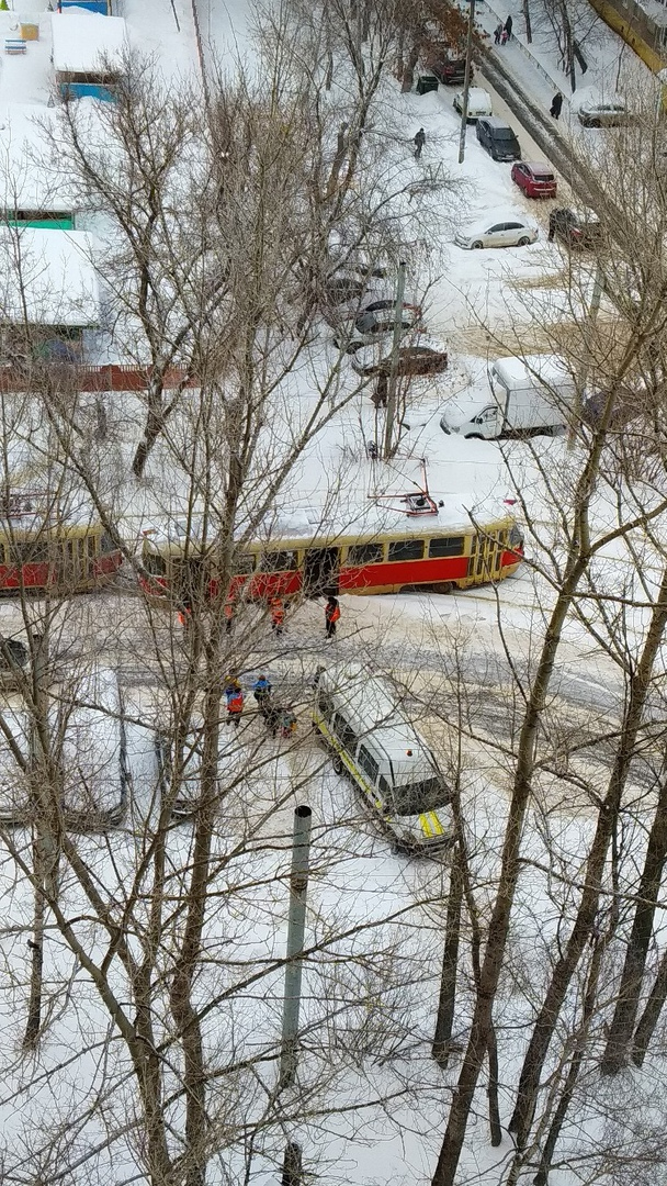 трамвай № 7 съехал с рельсов в НИжнем Новгороде 5 февраля