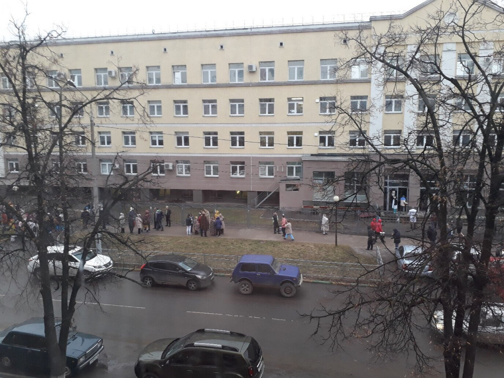 массовая эвакуация людей в Нижнем Новгороде