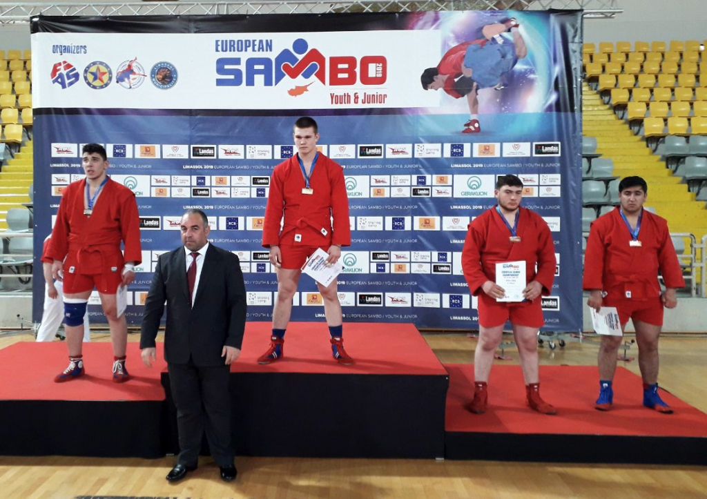 Нижегородец Андрей Веселов завоевал золото на первенстве Европы по самбо среди юношей и девушек