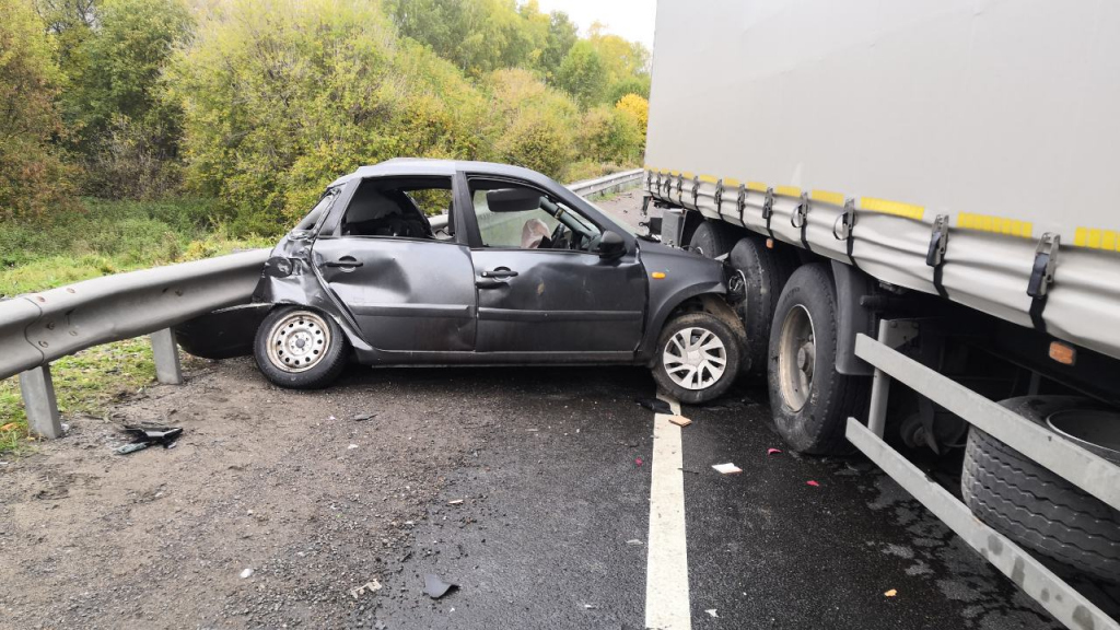 смертельная авария в Лысковском районе на трассе М-7, столкнулись легковой автомобиль и три фуры 20 сентября