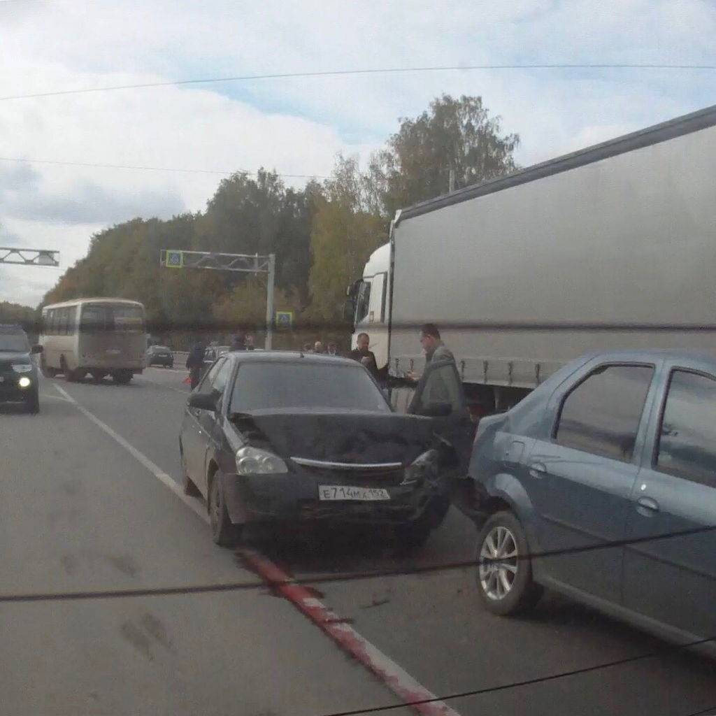 массовая аврия в кстовском районе, в нижегородской области на трассе столкнулись семь автомобилей 27 сентября