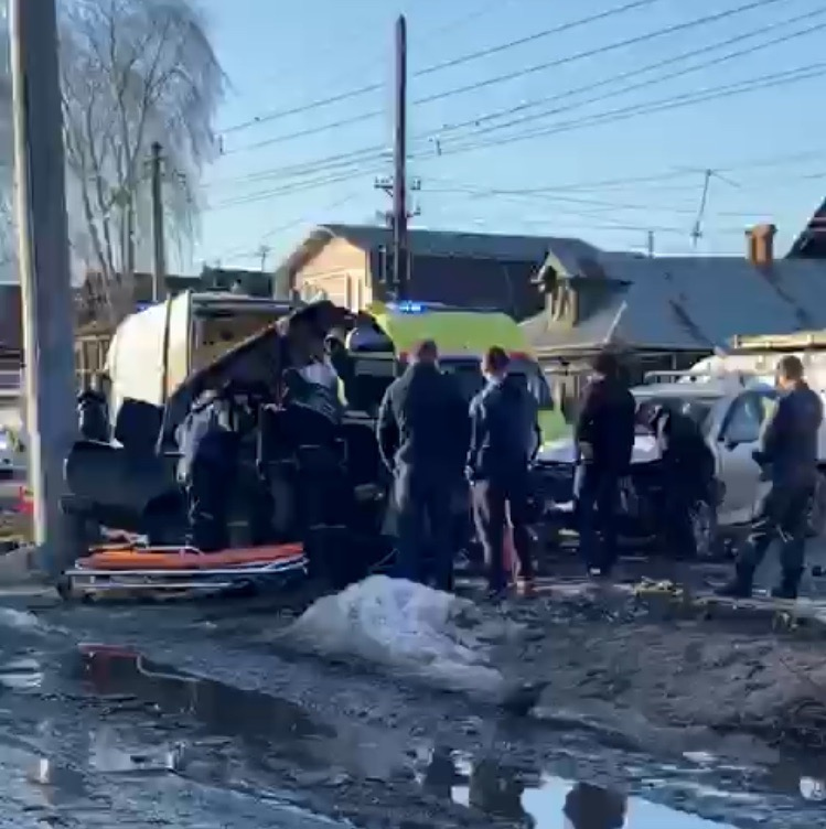 авария на улице Кима в Сормове Нижний Новгород 22 февраля